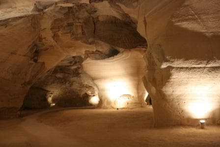 בית גוברין:  חוויה בין המערות